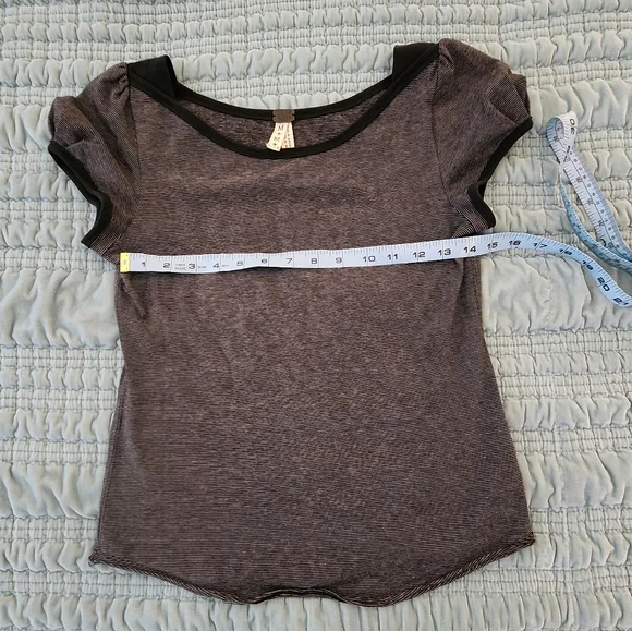 We the Free Scoop Neck Striped T-shirt Size Medium - EUC - Picture 3 of 6